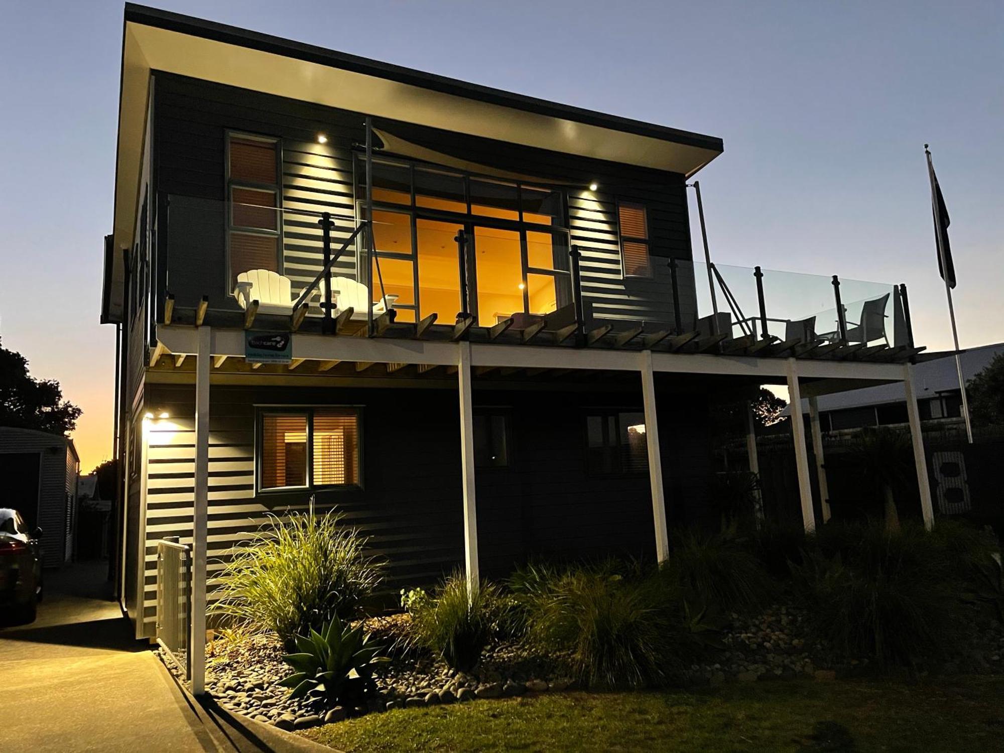 Oceans 8 - Mangawhai Heads Holiday Home Exterior photo