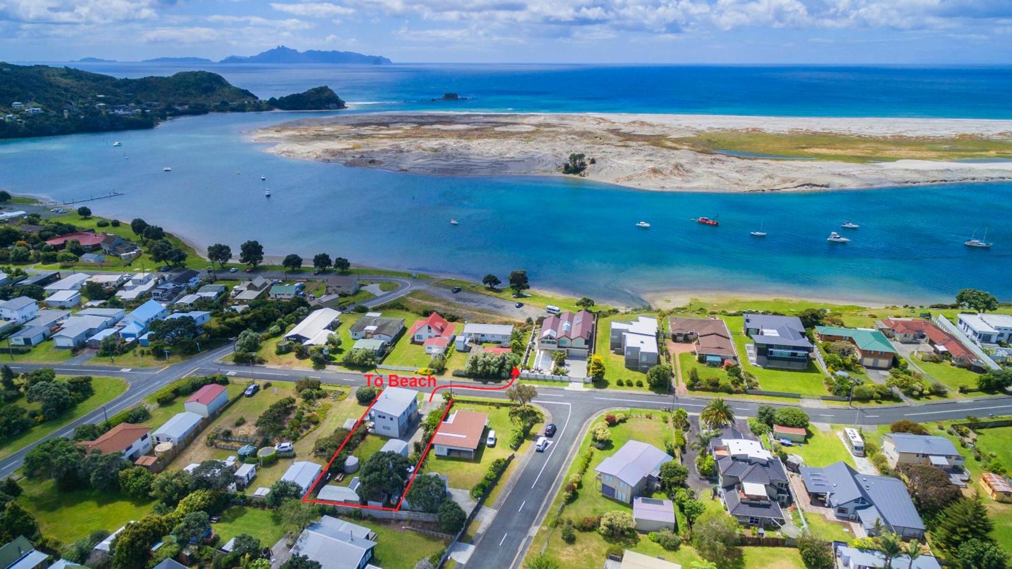 Oceans 8 - Mangawhai Heads Holiday Home Exterior photo