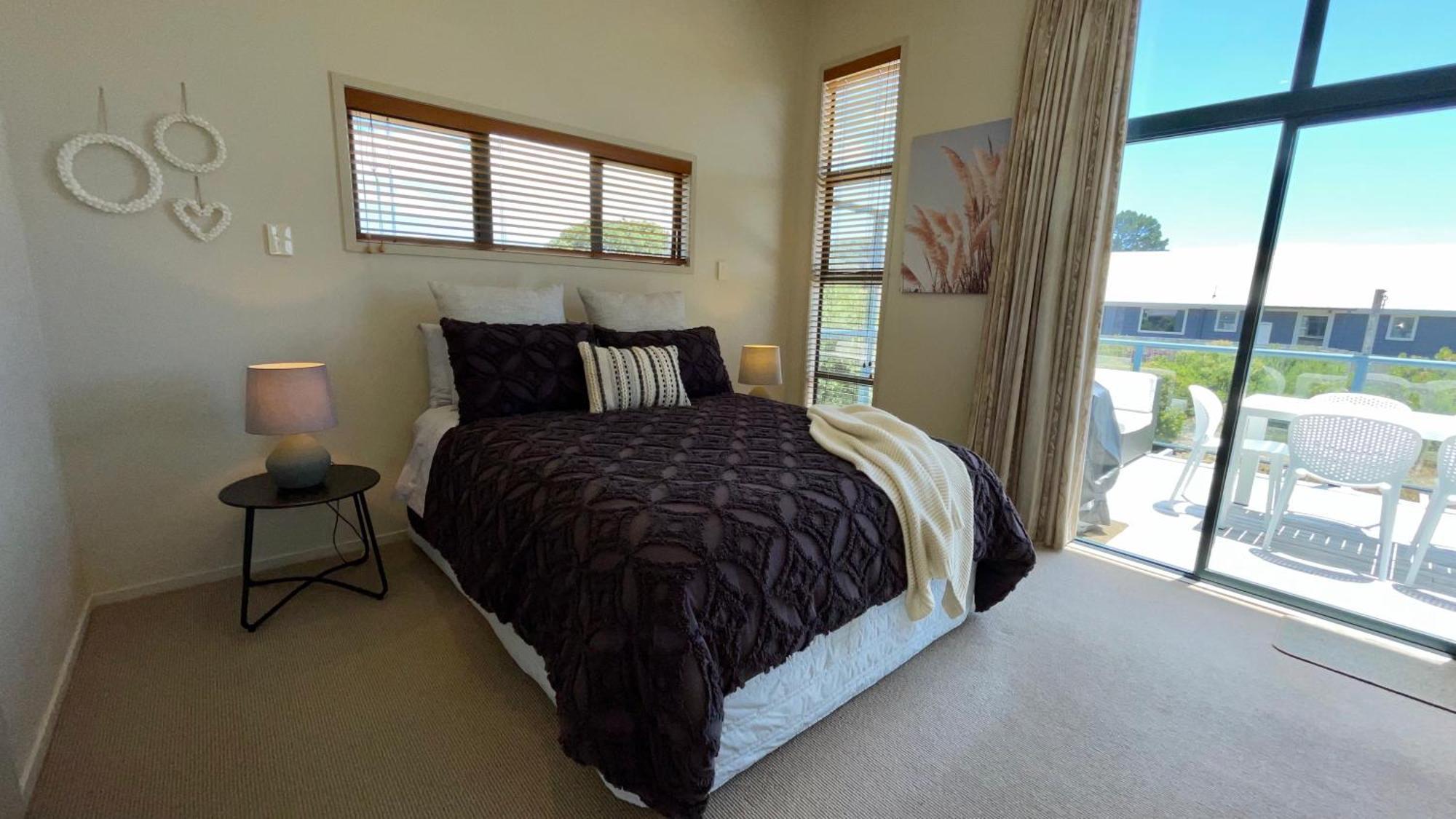 Oceans 8 - Mangawhai Heads Holiday Home Exterior photo