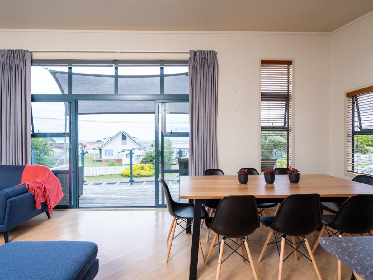 Oceans 8 - Mangawhai Heads Holiday Home Exterior photo